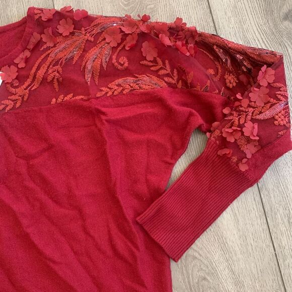 Joseph A beautiful sweater perfect for Valentine’s Day - Picture 4 of 8